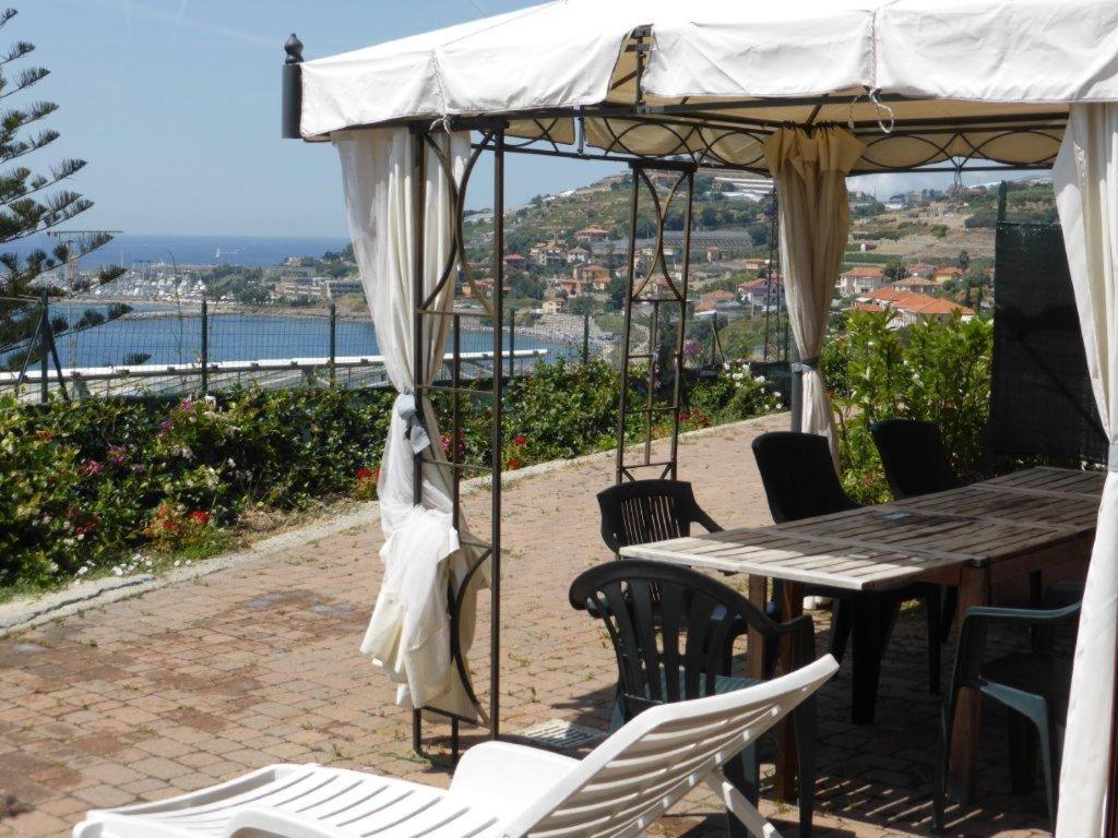 Villa Del Mare Ligure Terme & Spa Piscina A 37 Gradi Santo Stefano al Mare Buitenkant foto